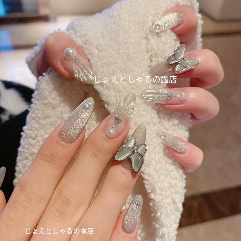 No.72 ジェルネイル マーメイド ニュアンス ラメグラデ シルバー 蝶々