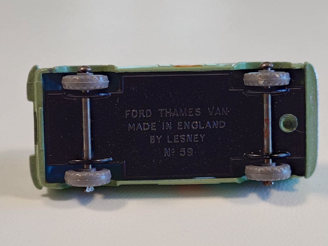 ミニカー MATCHBOX No.59 FORD \"Singer\" VAN