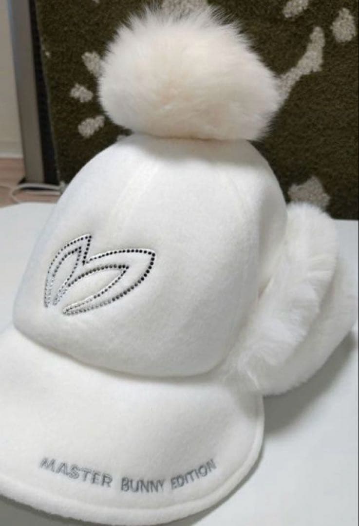 マスターバニー ファー 耳当て付き キャップ ボンボン 白 ホワイト