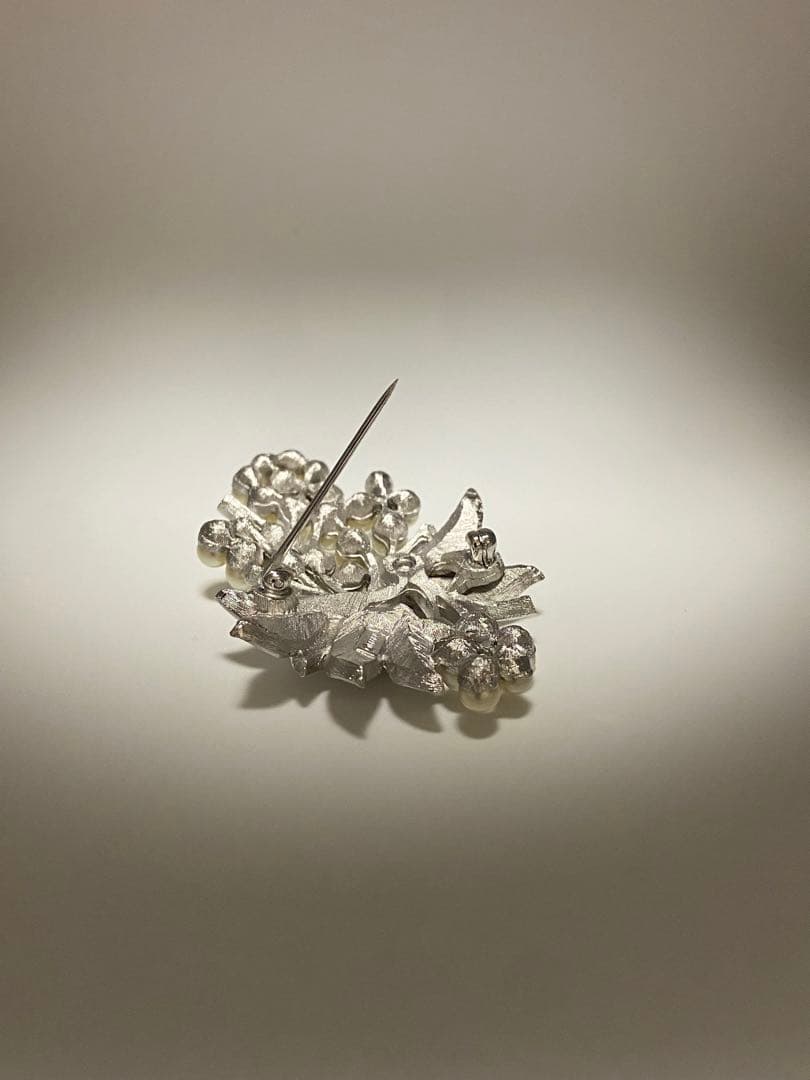 lotuscloud2025⭐️TRIFARI トリファリ ヴィンテージブローチ