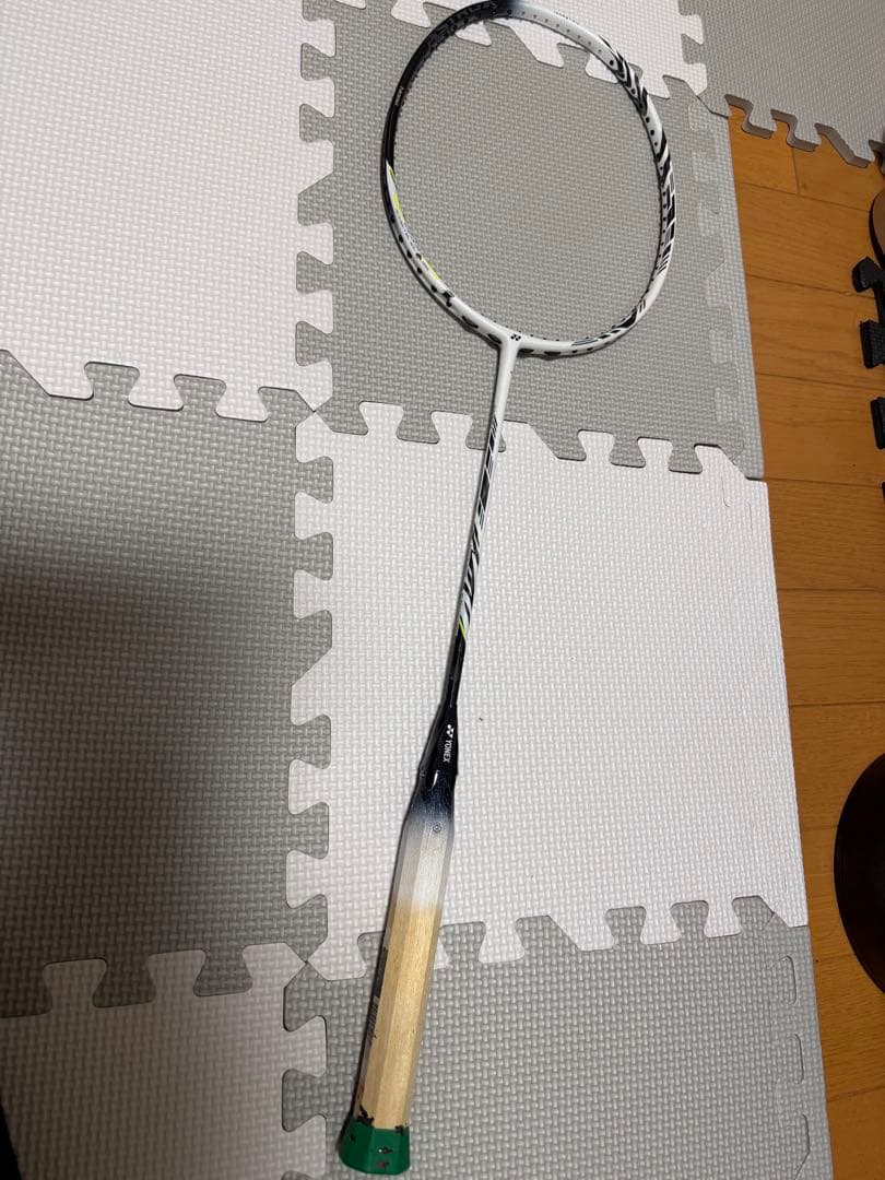 Astrox 99 Pro 4UG5 ホワイト/グリーン