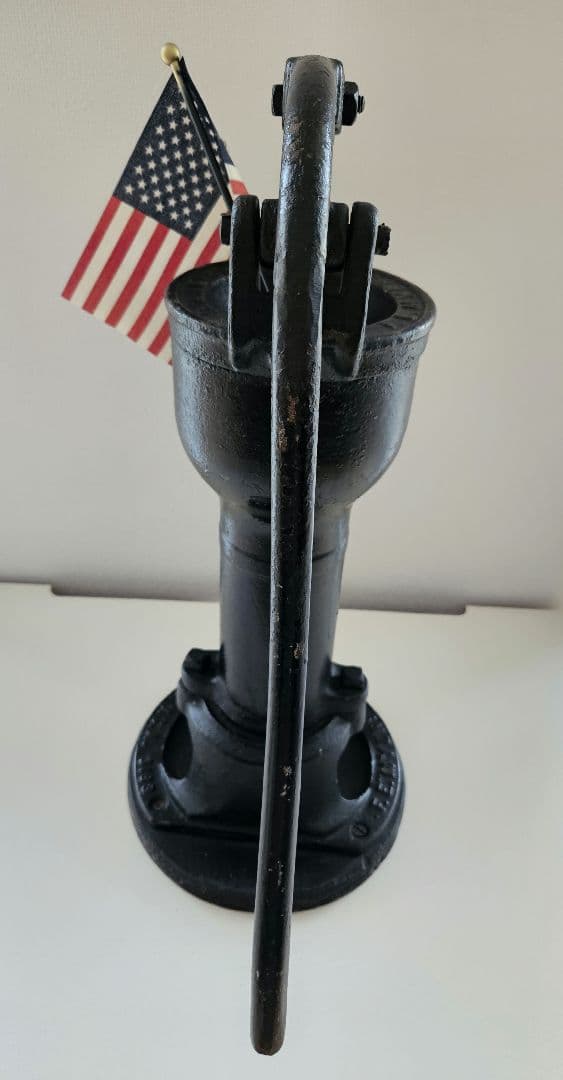 アンティーク鋳鉄ポンプ アメリカ国旗付き - アンティーク雑貨新品