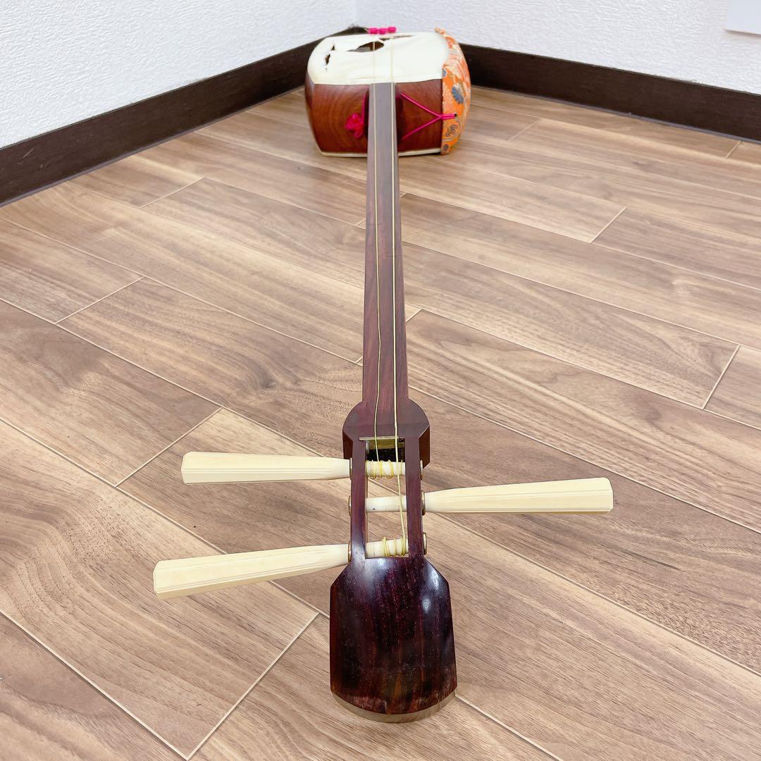 地唄三味線 細棹 一本溝 丸打胴 紅木 和楽器 - メルカリ