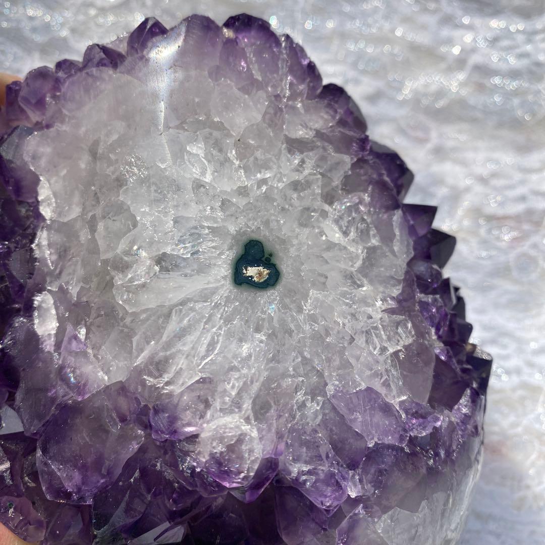 特価‼️希少価値！虹つき⭐︎可愛いお花が付いている、アメジスト♪