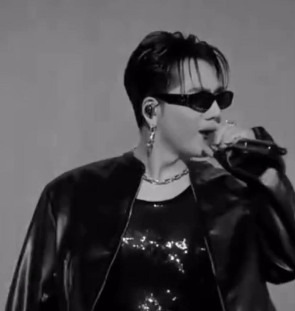 定価6.6万/登坂広臣】MIU MIU Glimpse サングラス ブラック - メルカリ