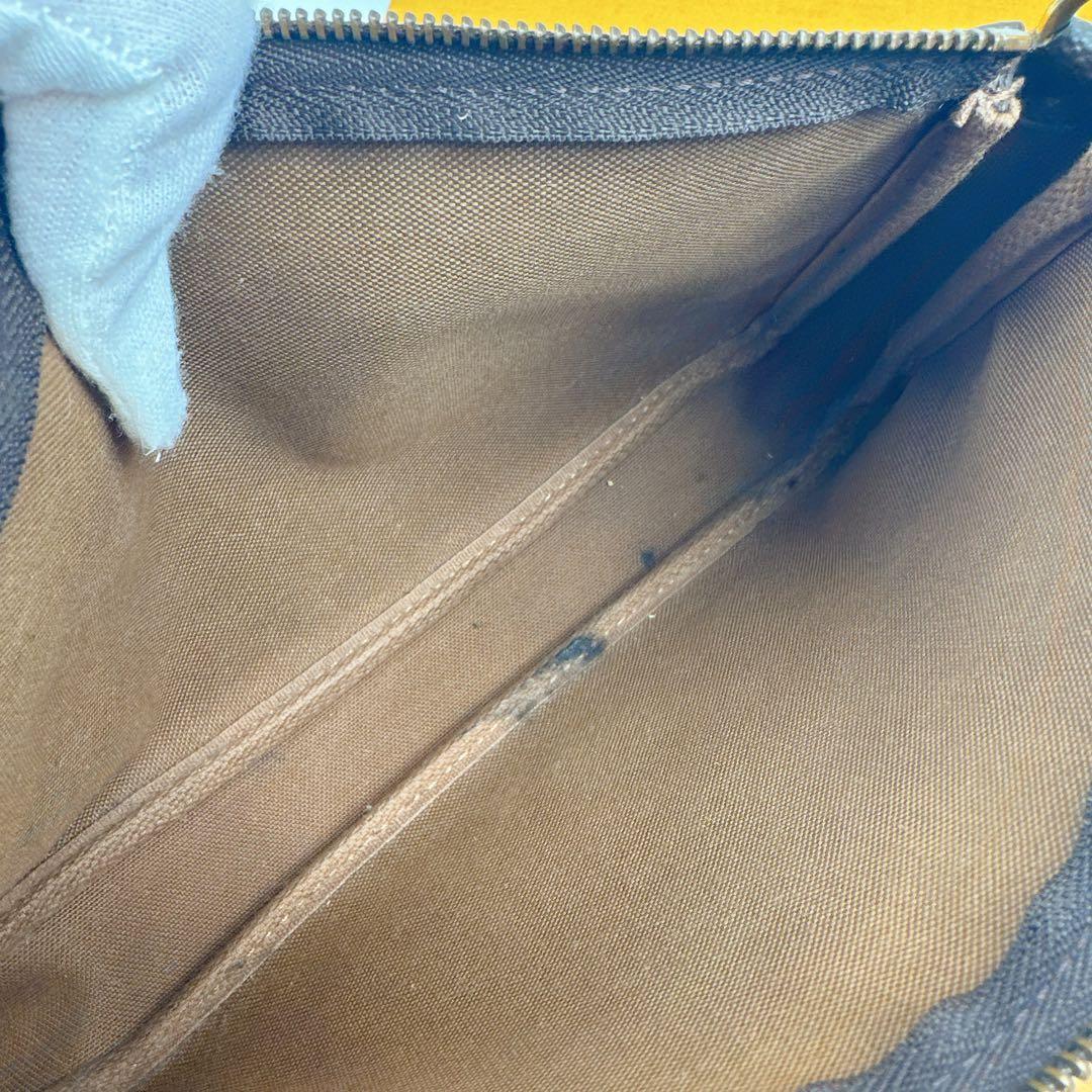 ルイヴィトン　モノグラム　ポシェットアクセソワール　VI0030