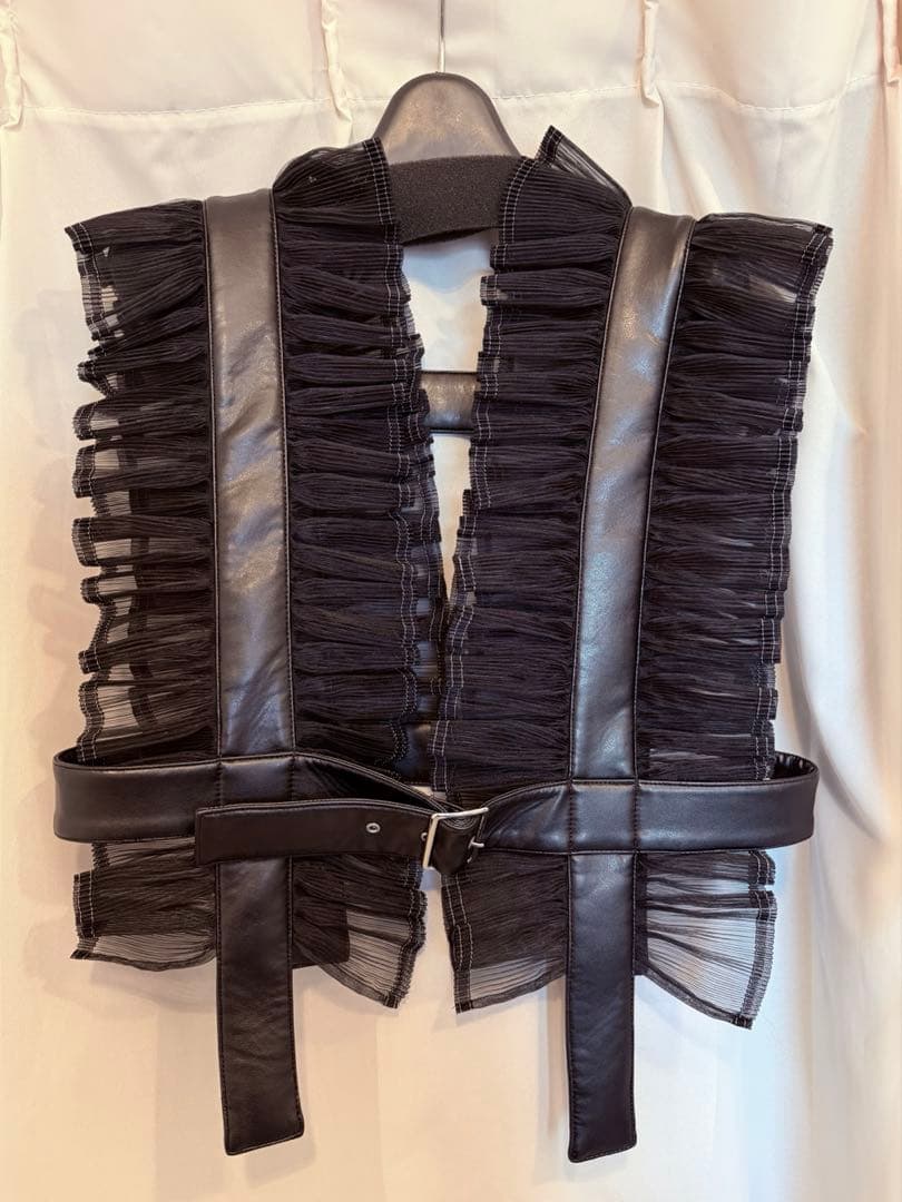 ノワールケイニノミヤ フリルハーネス - メルカリ