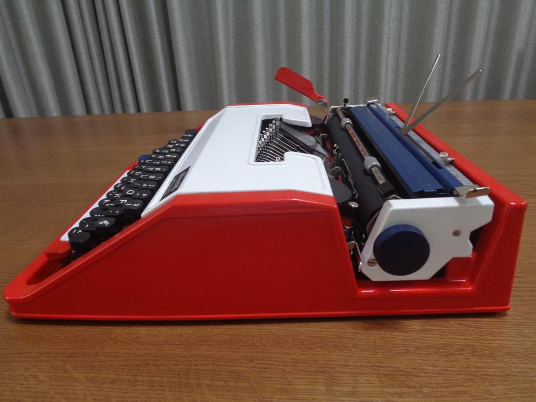 完動品　olivetti LetteraDLタイプライター　フランストリコロール