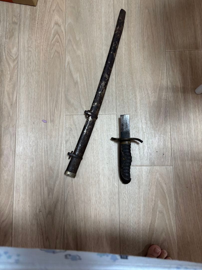 金属製刀 全長約90cm 装飾的な鍔付き