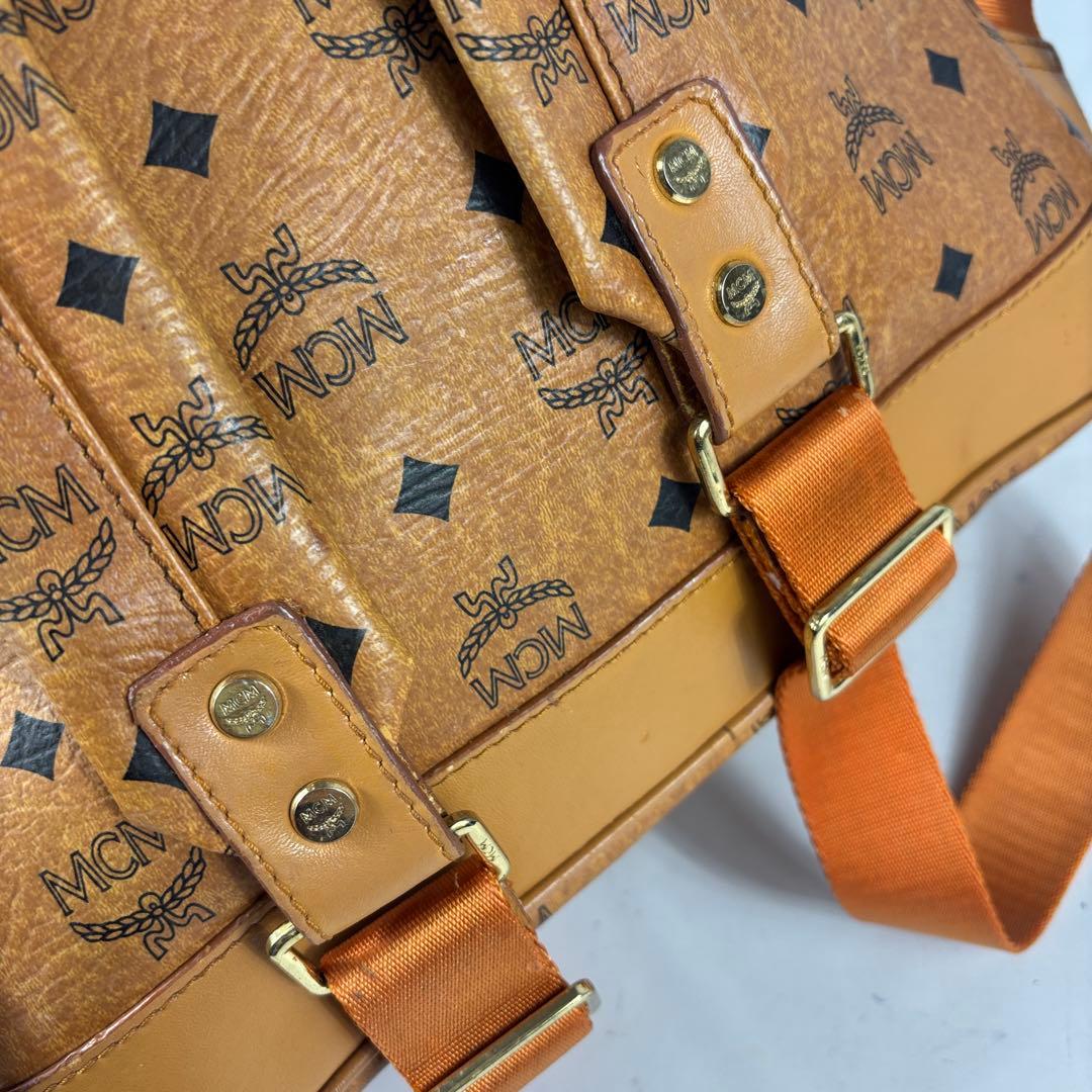 MCM スタッズ付き ブラウン 系　キャメル　リュックパック