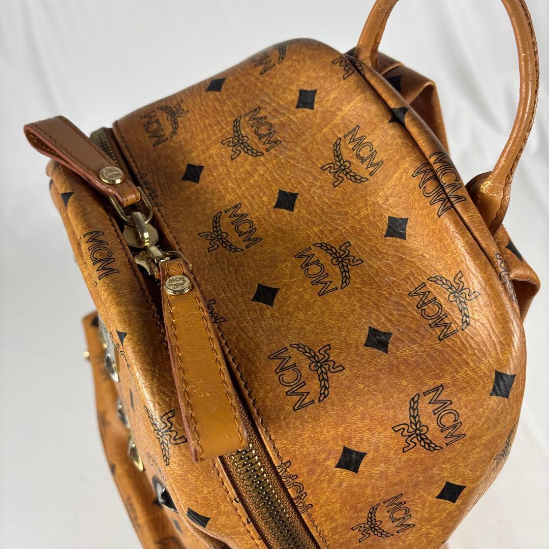 MCM スタッズ付き ブラウン 系　キャメル　リュックパック