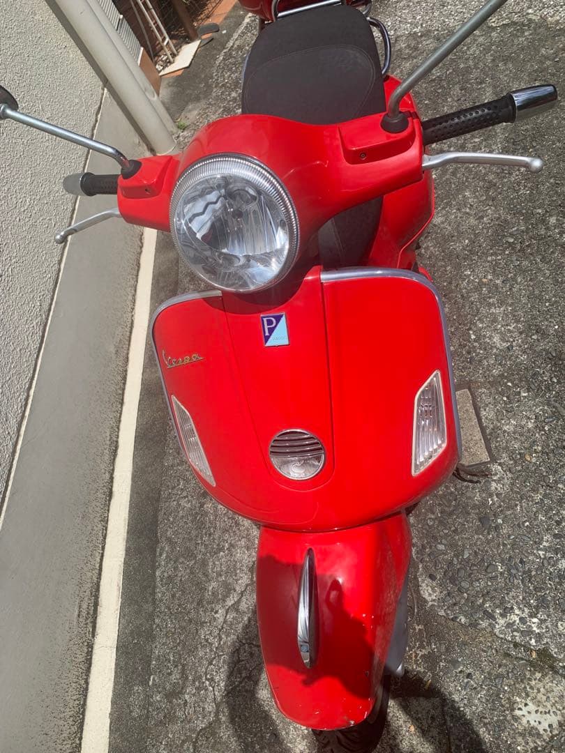 Vespa GTS 赤 スクーター