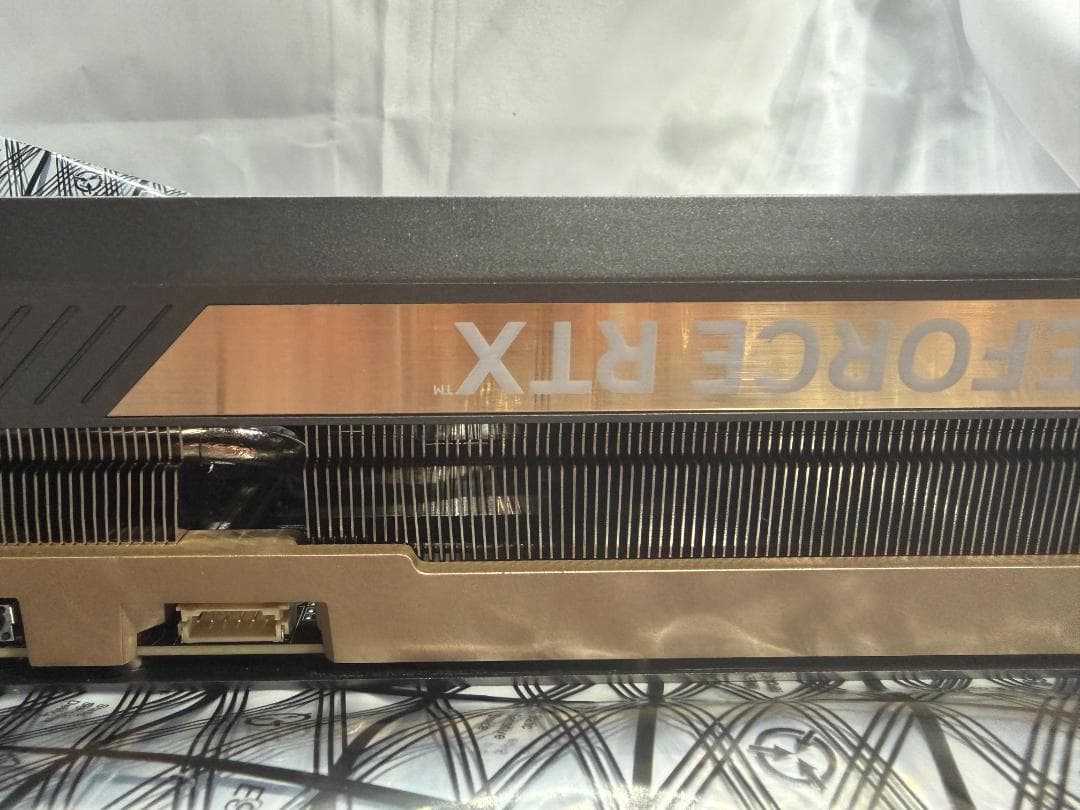 と*つ様 ZOTAC GeForce RTX 5080 16GB バルク フィン - メルカリ