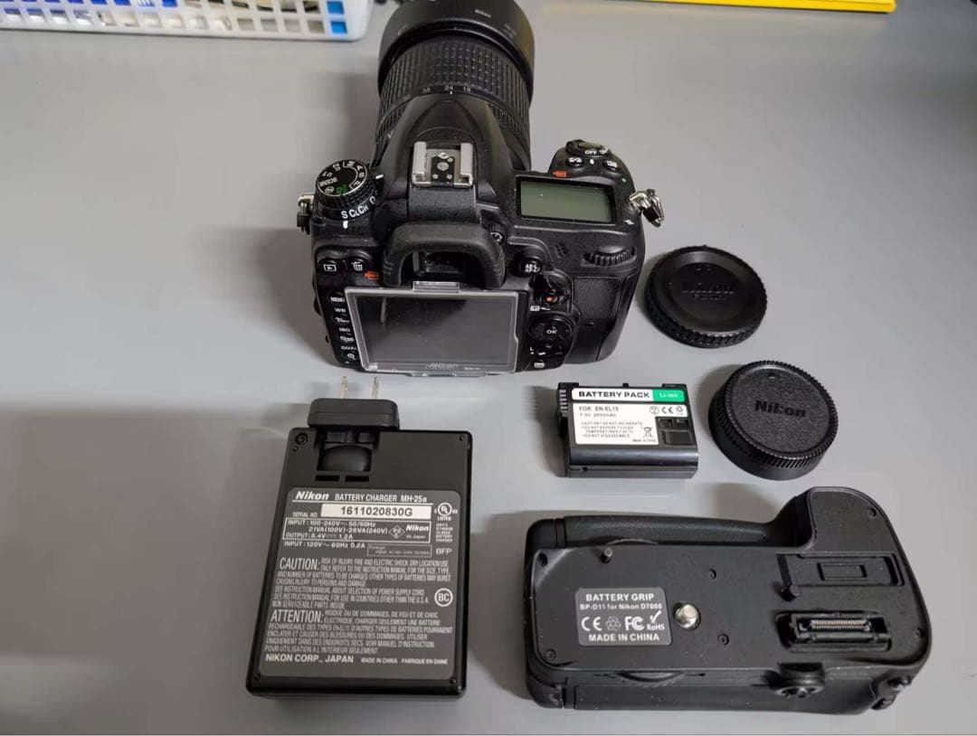 NikonD7000 +18-105mmレンズ + 純正グリップ価格交渉可能です