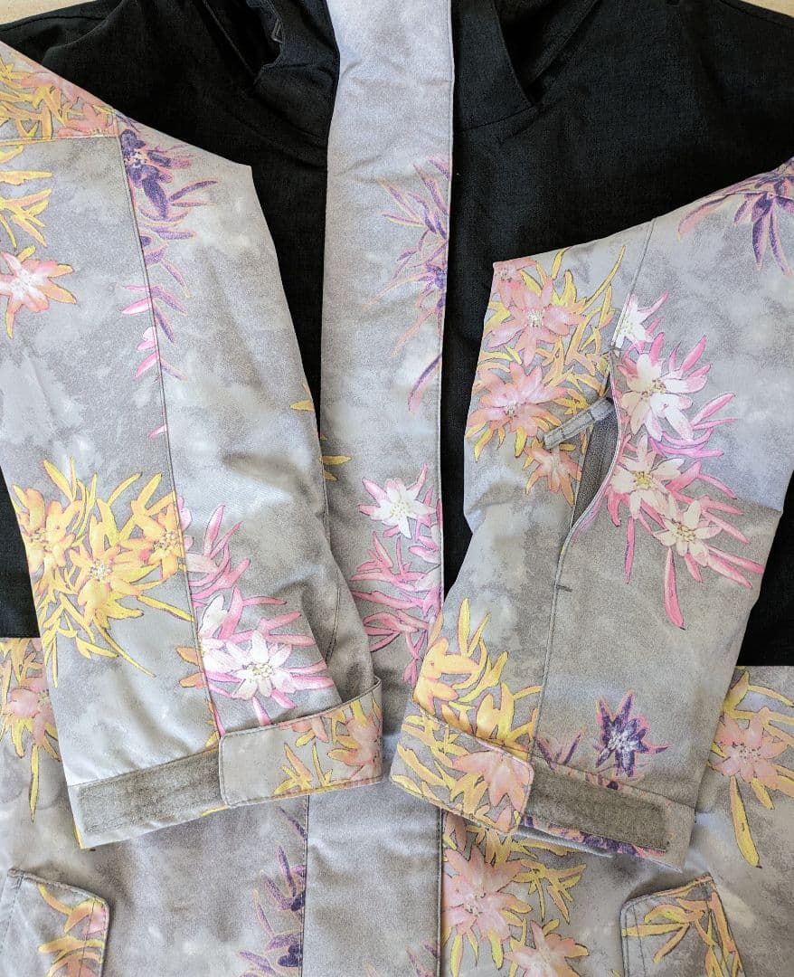 ロキシー スノージャケット スノーボードジャケット スノボウェア