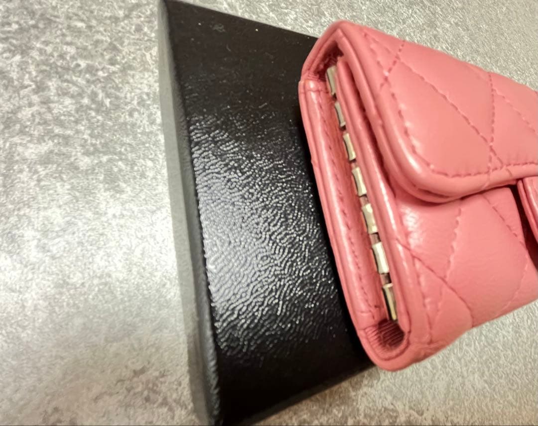 CHANEL (シャネル) マトラッセシルバー金具 6連 キーケース ピンク