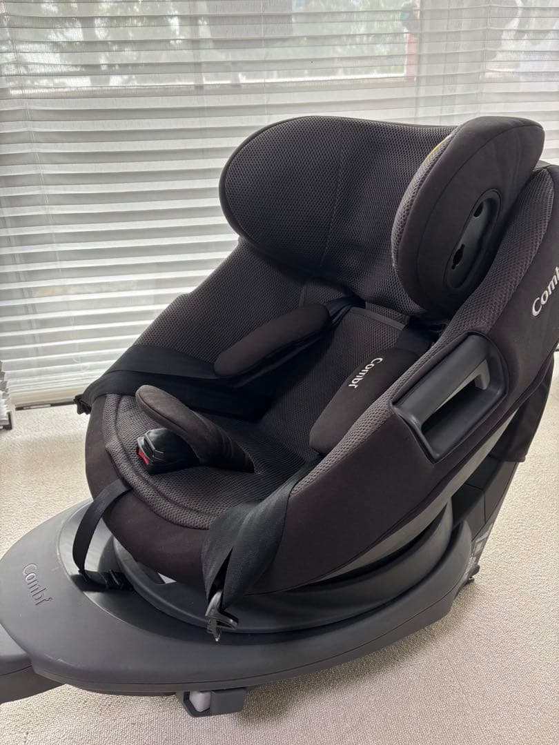 お値下げ本日まで！【美品】コンビ The S ISOFIX