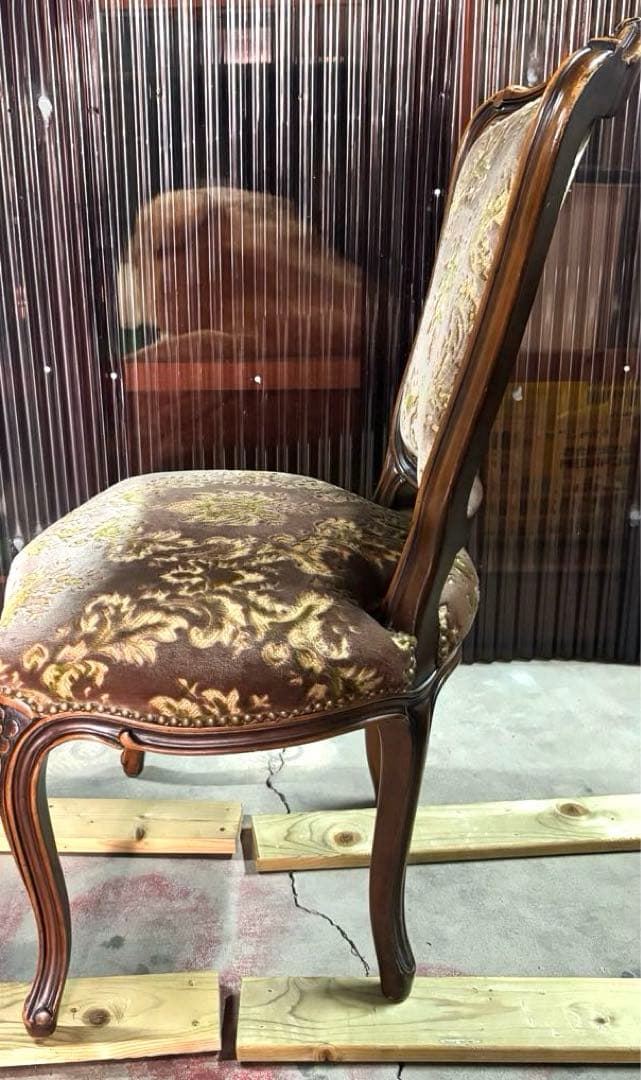 N2279 カリモク　ドマーニ　金華山　ルイ15世　鋲打ち　ダイニングチェア