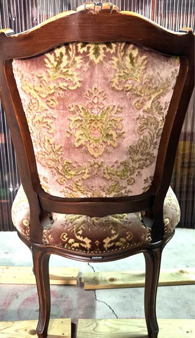 N2279 カリモク　ドマーニ　金華山　ルイ15世　鋲打ち　ダイニングチェア