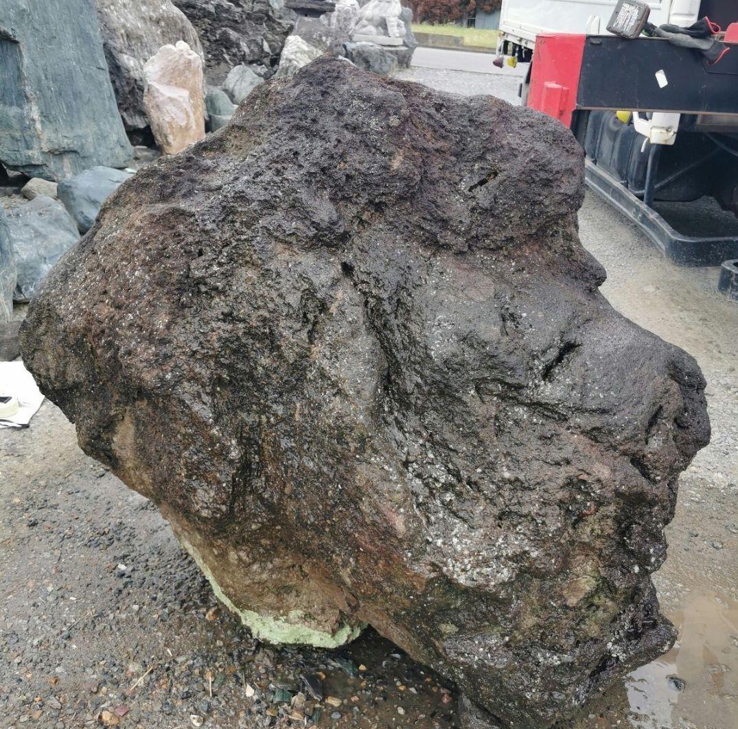 鳥海石　818キロ　庭石　石　石材 庭　坪庭　ガーデニング　置物　オブジェ