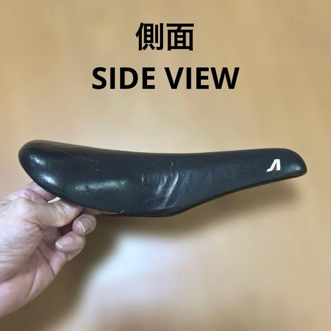 希少 アリアケジャガー2チャンピオン ピスト NJS刻印入りサドル 黒