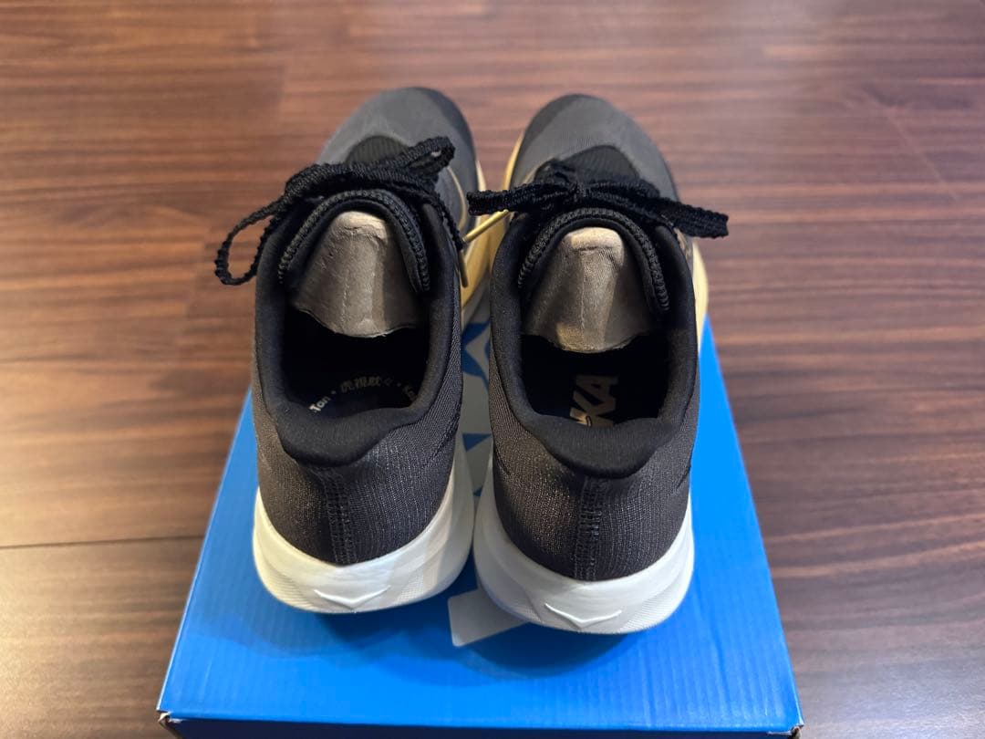 【新品】HOKA ROCKET X3 虎視眈々パック　25.0cm