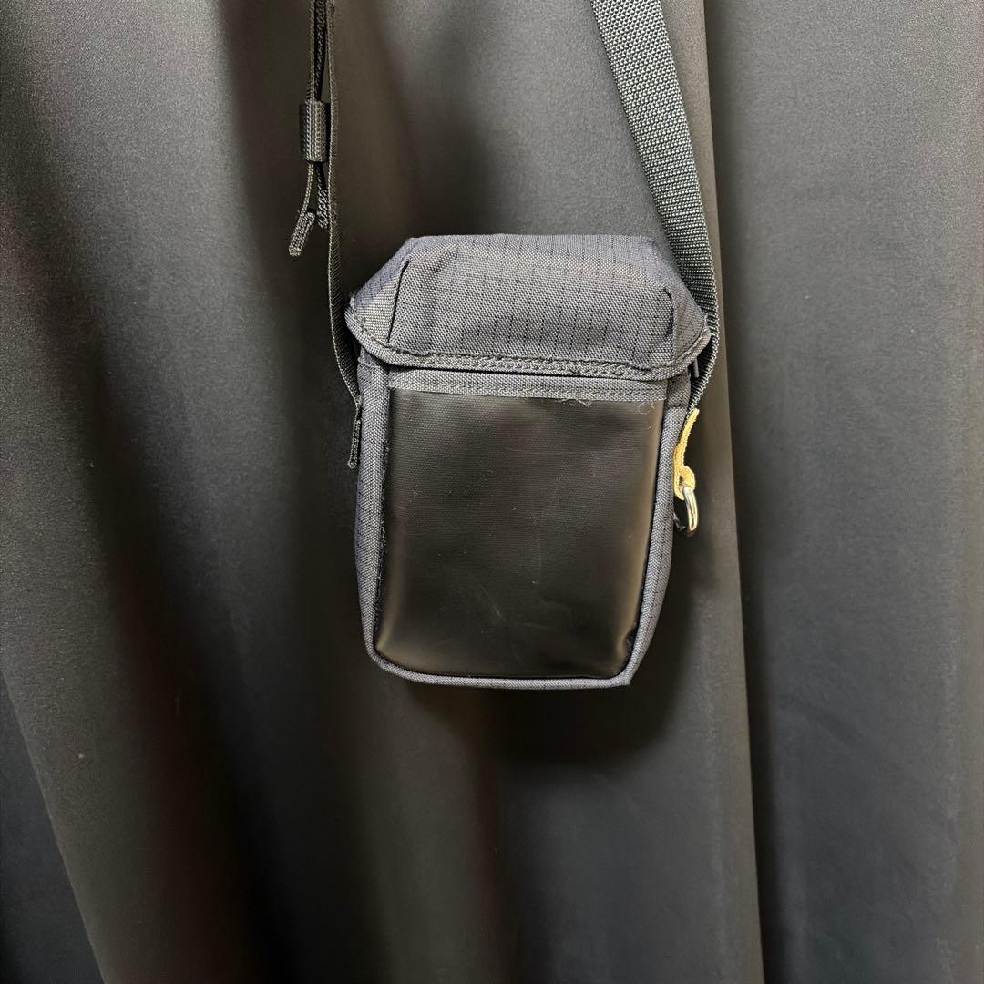 ブラック ショルダーバッグ