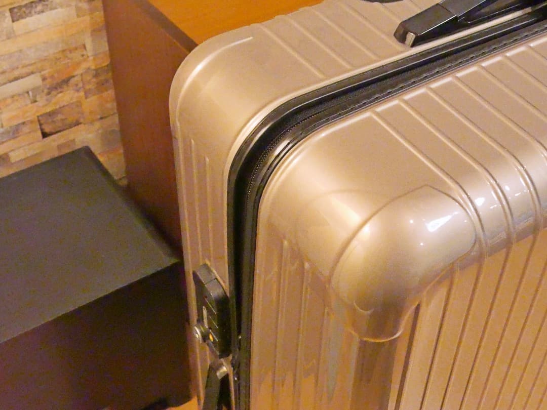 GW特価　美品　RIMOWA リモワ サルサ 4輪 シルバー キャリー　TSA