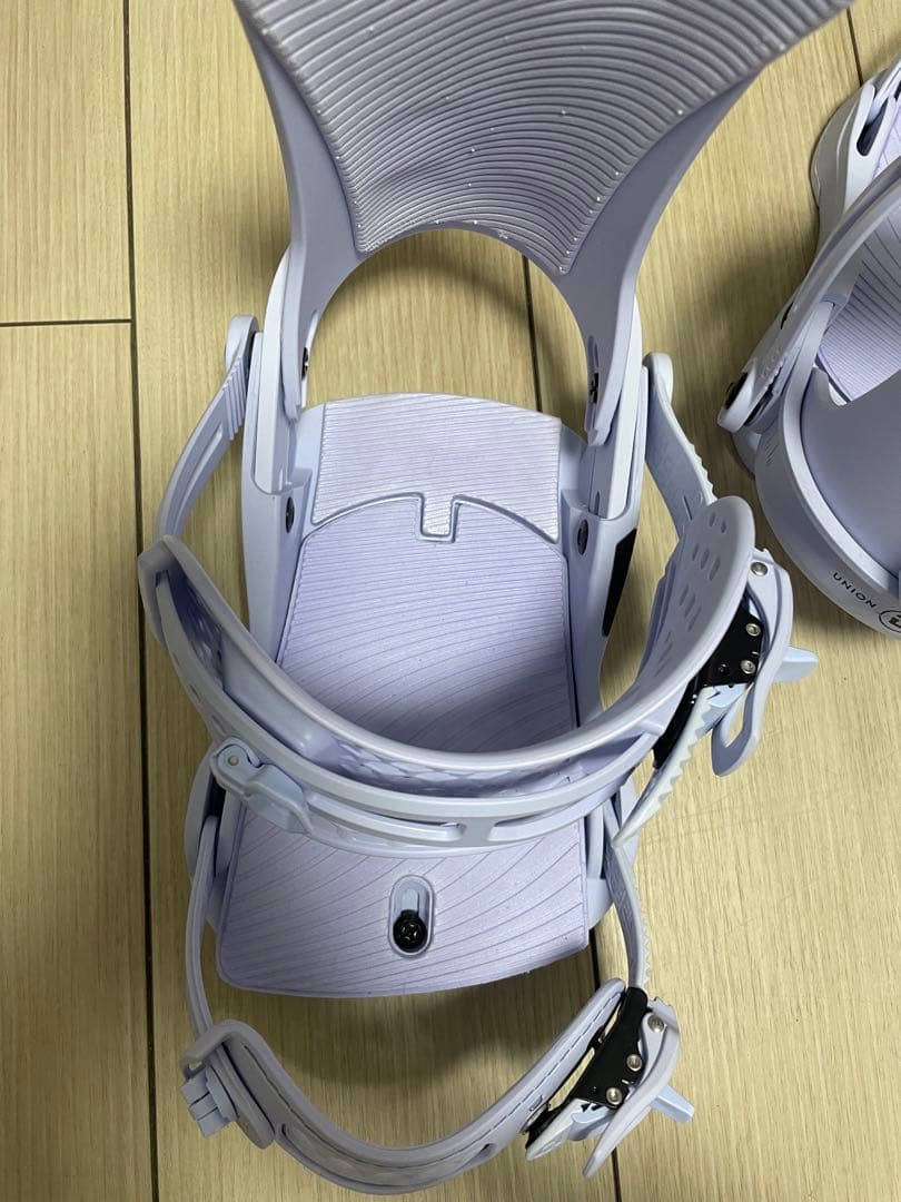 Union トリロジー　薄い　紫色　スノーボードビンディング