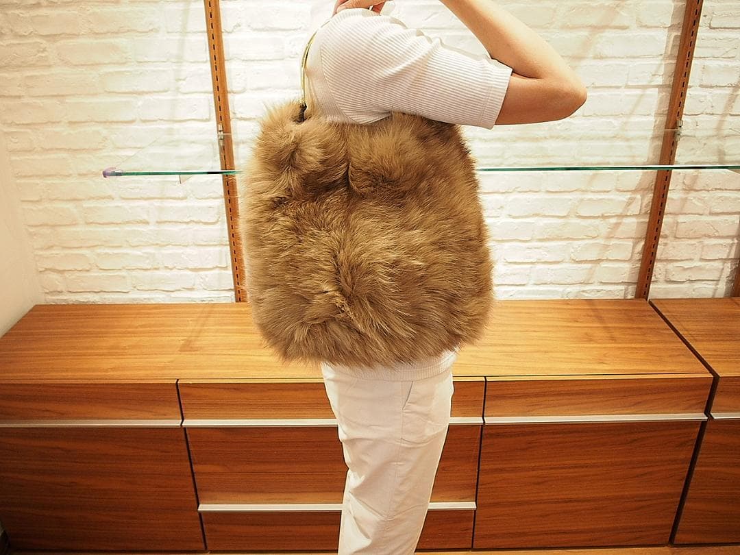 ヴィオラドーロ 定価3.7万 新品 フォックスファーリングバッグ ベージュ