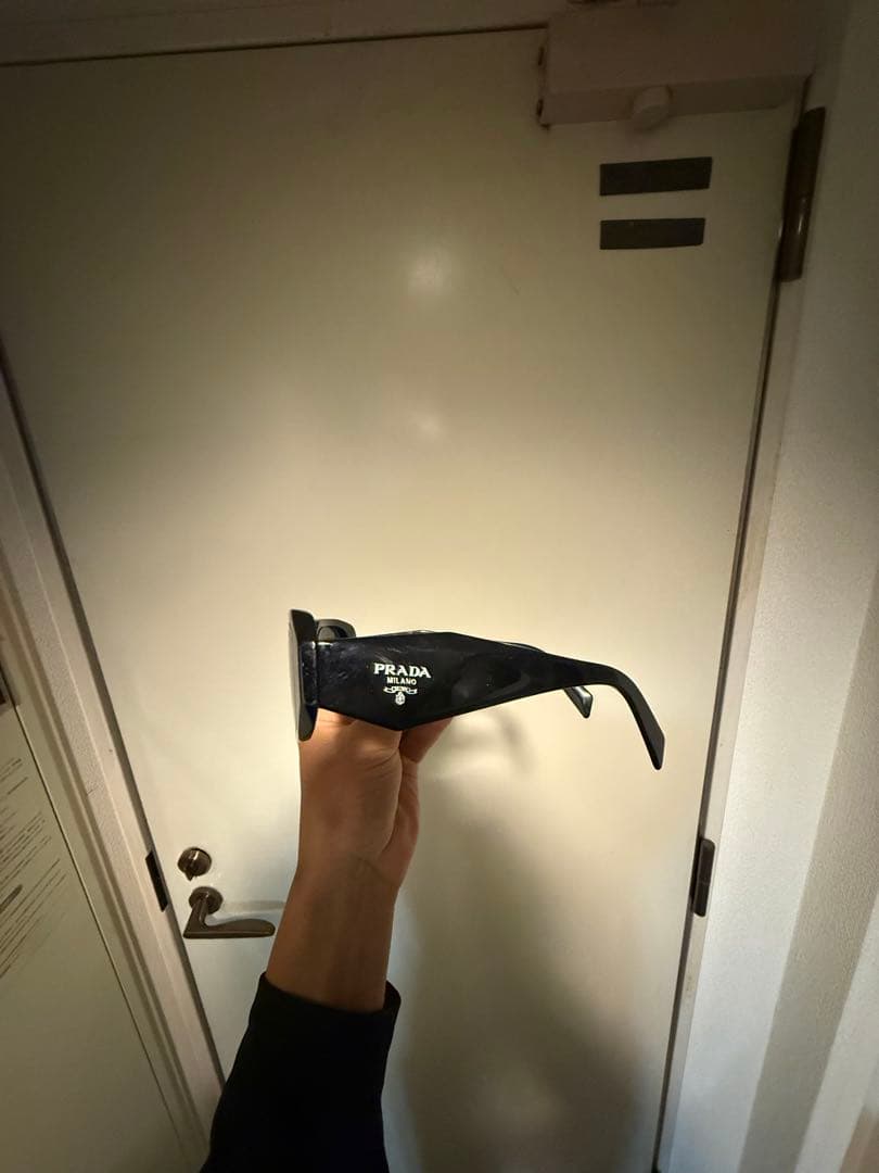 PRADA ブラック サングラス
