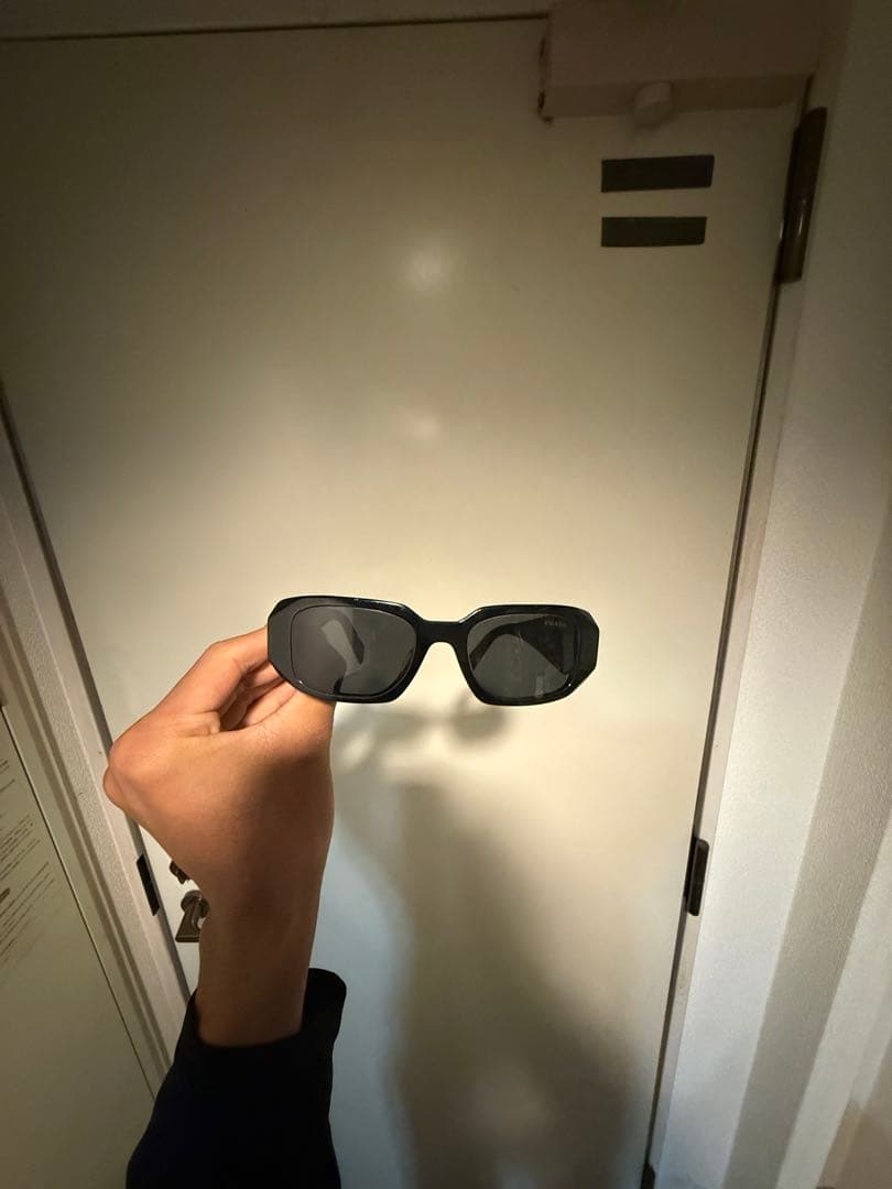 PRADA ブラック サングラス