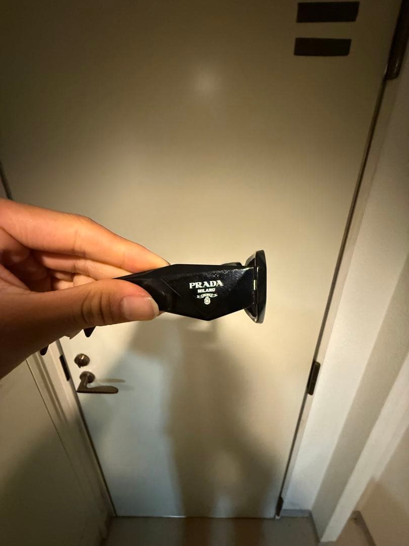 PRADA ブラック サングラス