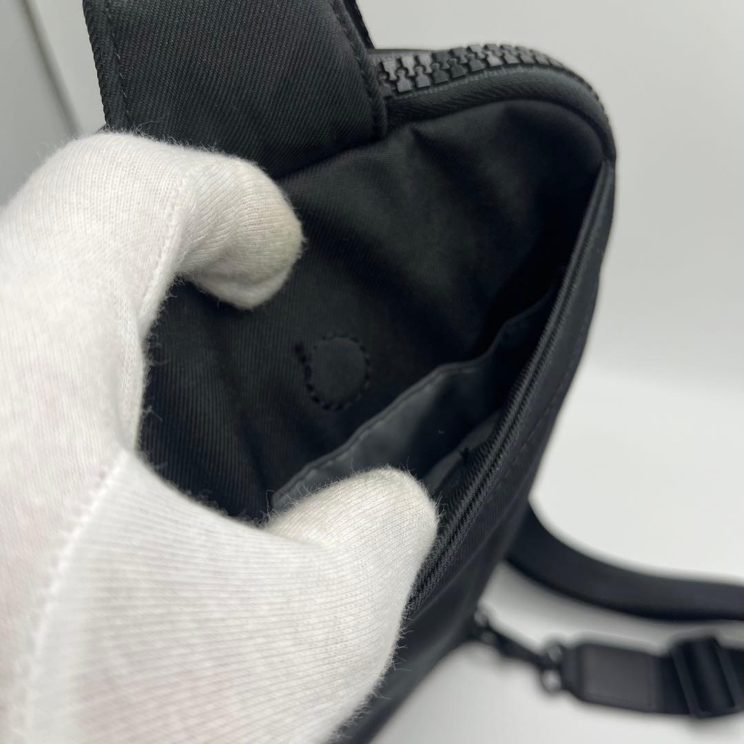 【極美品】TUMI ボディバック　タホ　798683D 希少　レア　入手困難