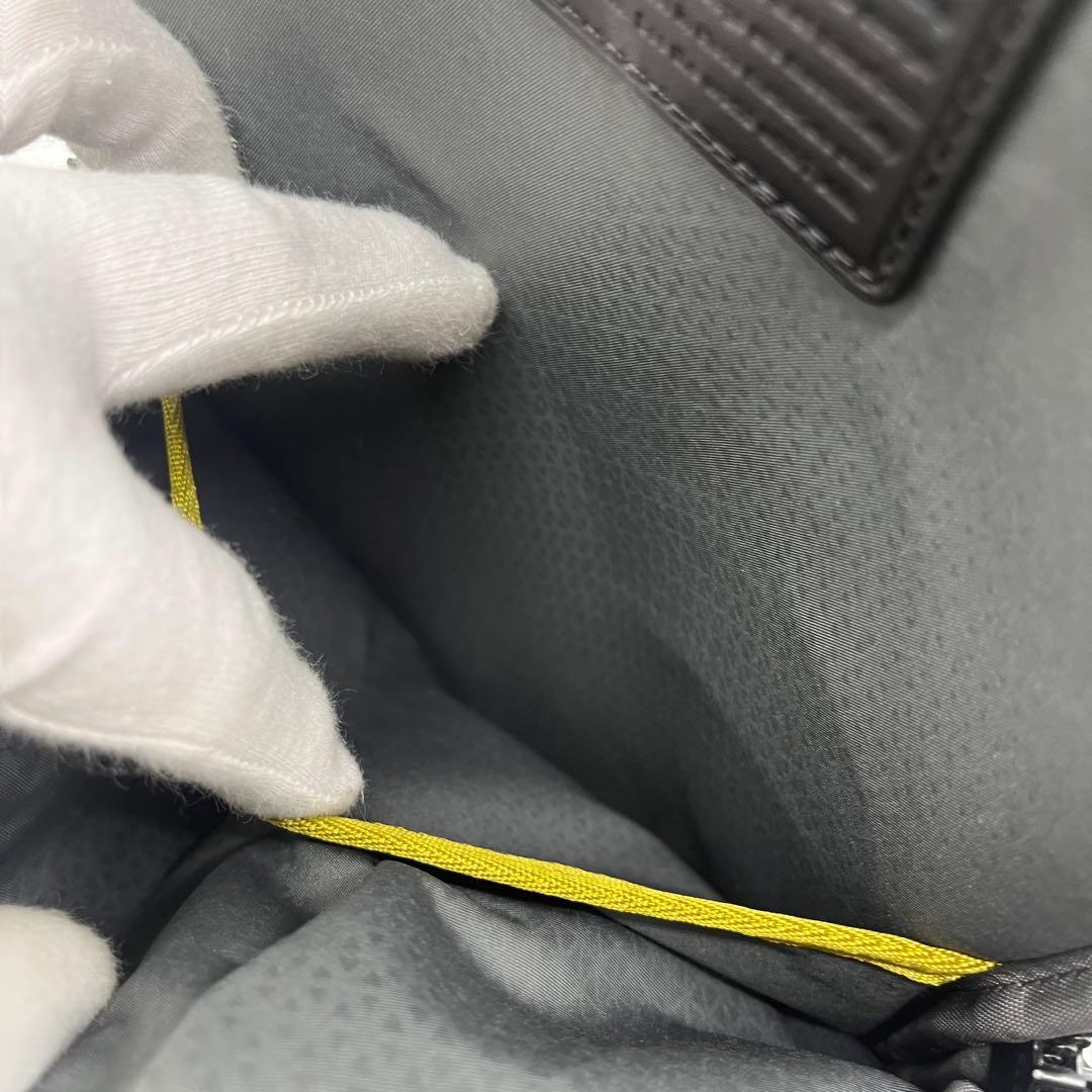 【極美品】TUMI ボディバック　タホ　798683D 希少　レア　入手困難