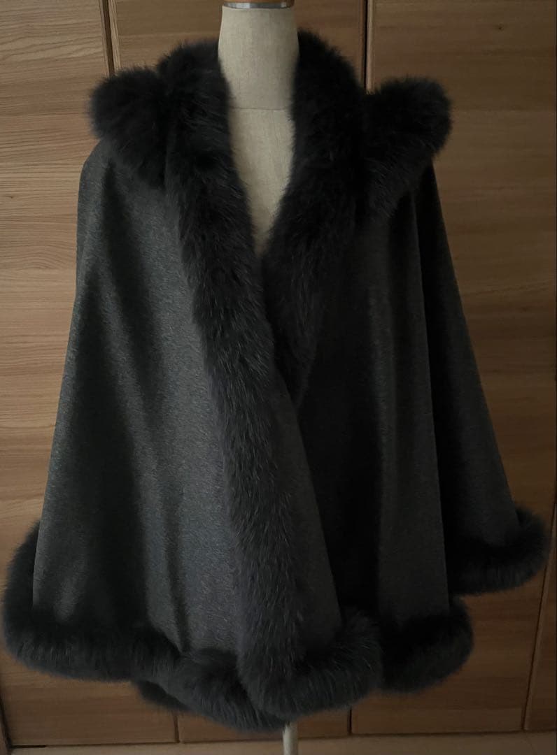 カシミヤ100%襟フォックスファー付きダークグレー ポンチョ美品肌触り抜群
