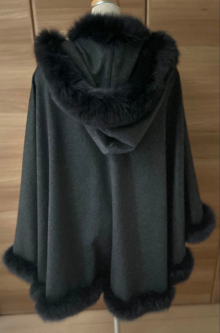 カシミヤ100%襟フォックスファー付きダークグレー ポンチョ美品肌触り抜群