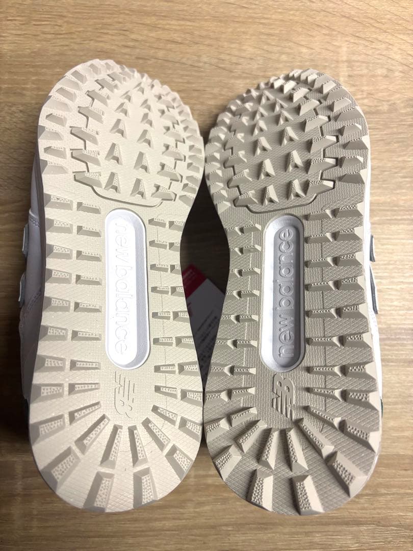 未使用 24cm 2Eニューバランスゴルフシューズ UGS574J3ホワイト