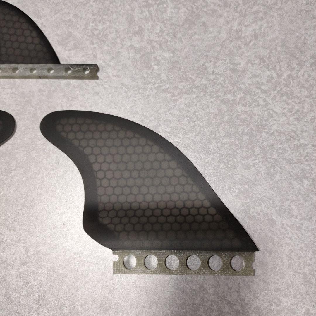 AU FINS KILOS ２＋１ フューチャー ツイン スタビ キール