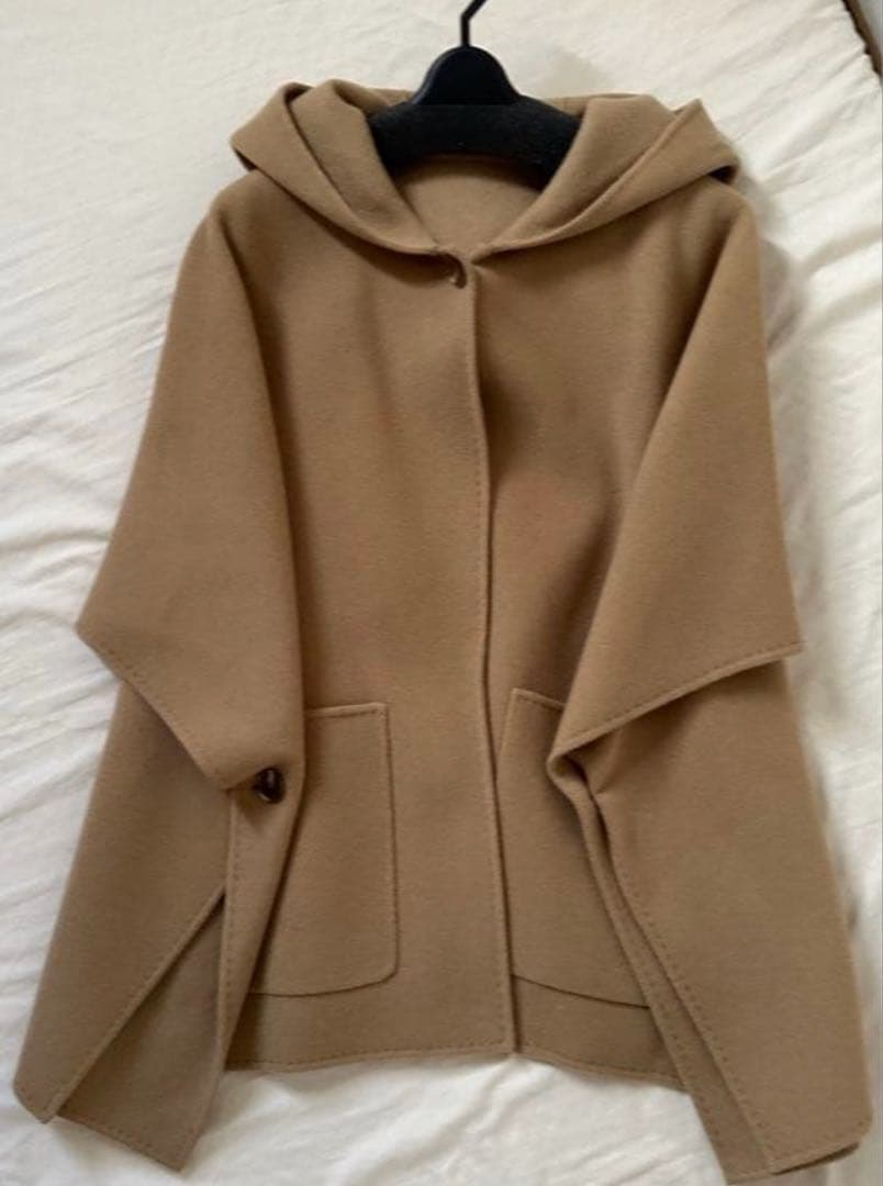 OHGA リバーポンチョ　ベージュ