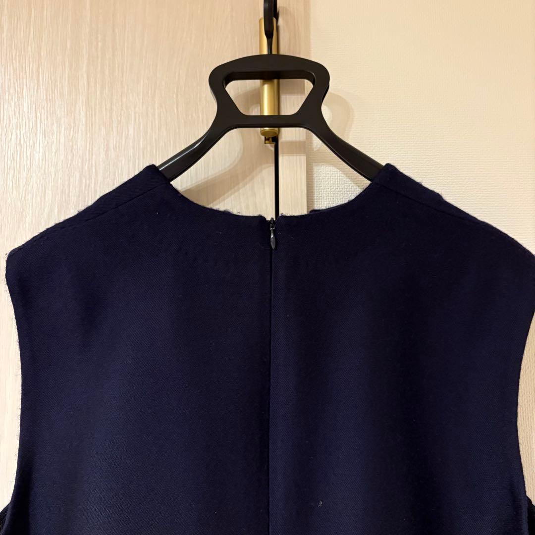 ★美品【BLAMINK】 Vネックノースリブワンピース (NAVY)