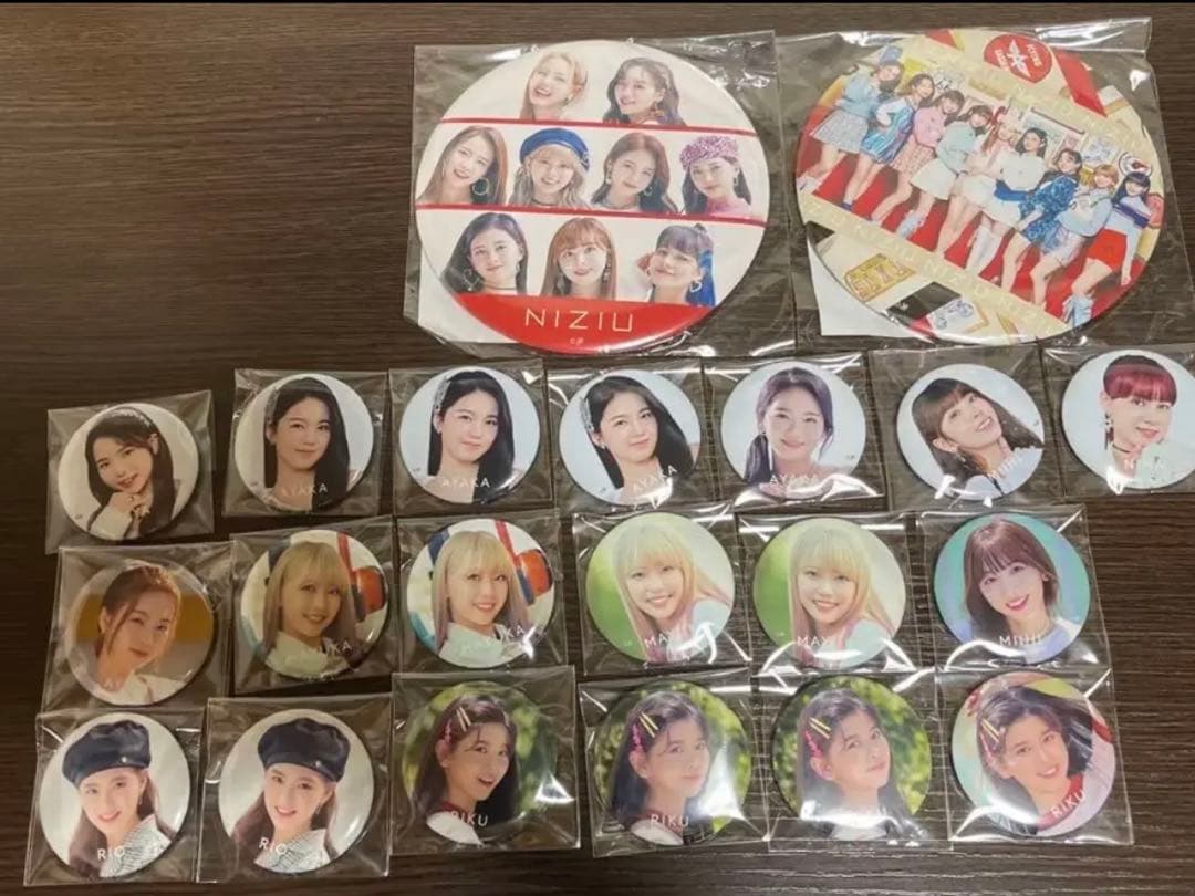 niziu メキハピ ステステ テクピク ポピシェキ 缶バッジ - メルカリ