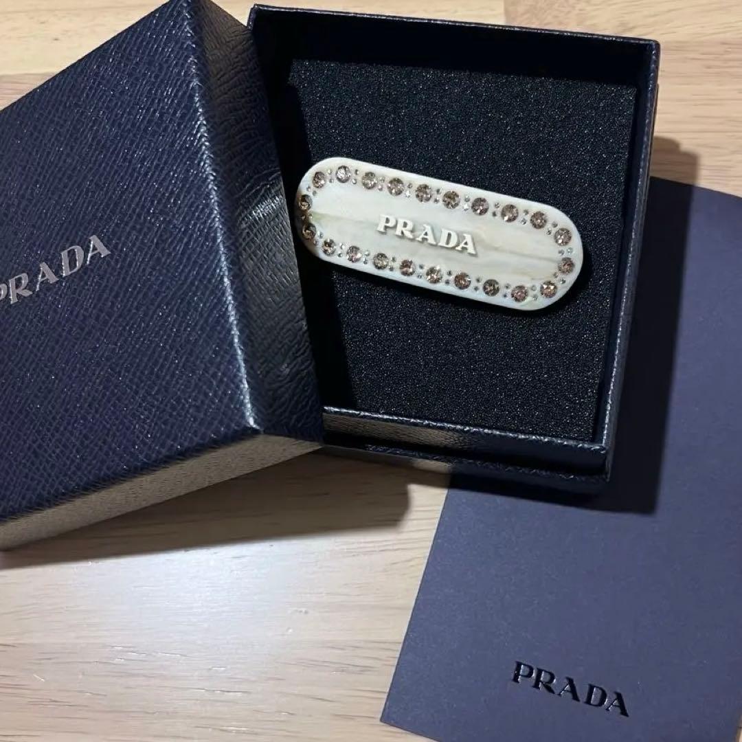 ぽちポン1月値下　PRADA バレッタ　ヘアアクセサリー