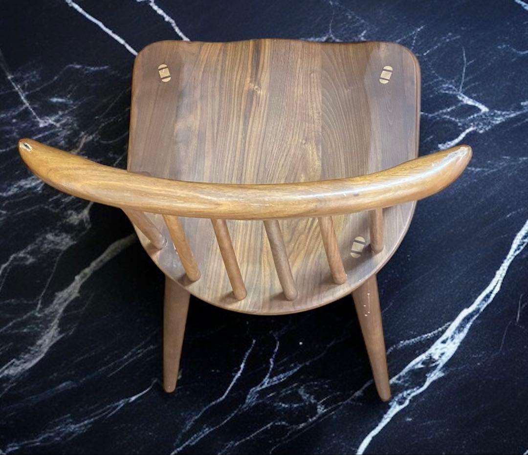 ナフコ　背もたれの曲線が美しい天然木の ウィンザーチェア