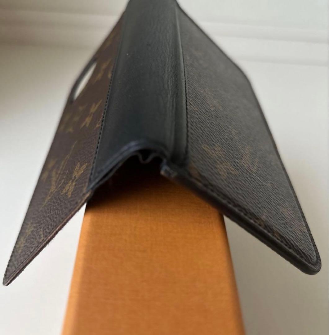 まもなく値引き終了！LOUIS VUITTON 手帳型iPhone11ケース！