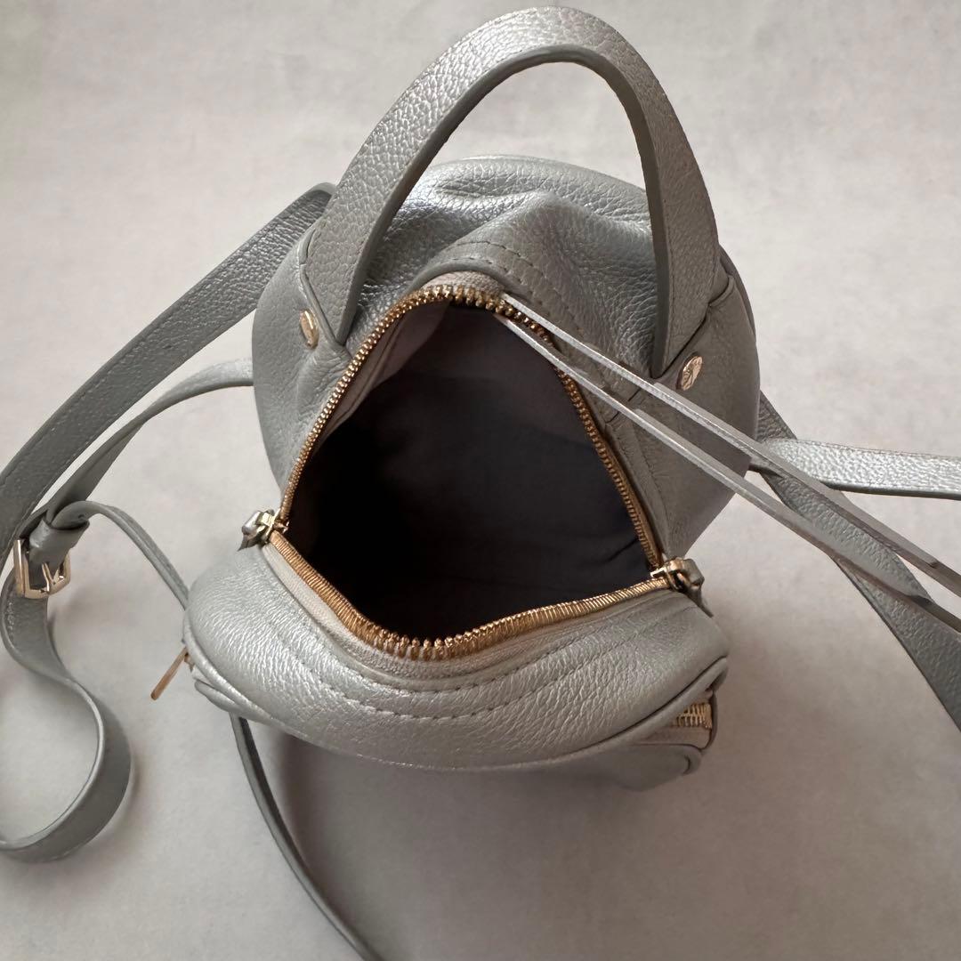 美品 FURLA フルラ フリーダ レザー ミニリュック シルバー
