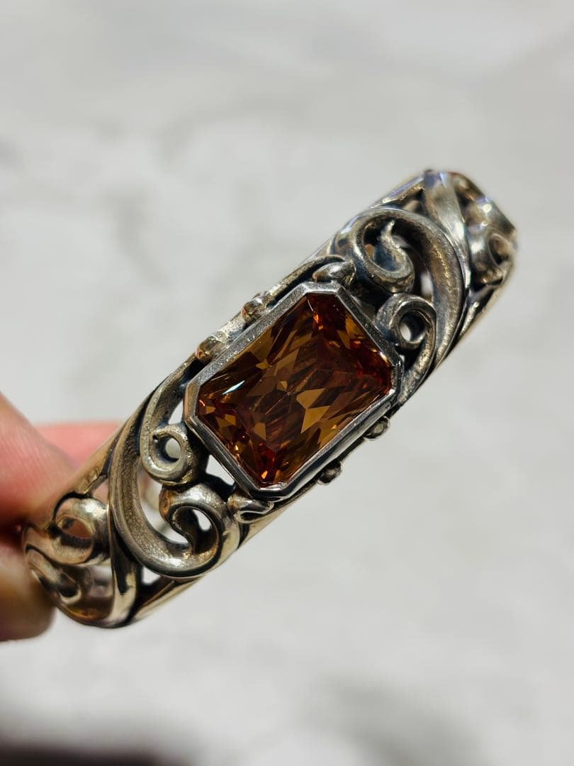 【ボリューム大】スターリングシルバーバングル　ジルコニア