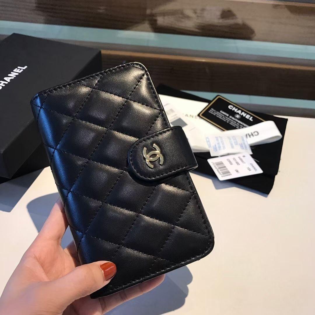 CHANEL ブラック キルティング 二つ折り財布# - メルカリ