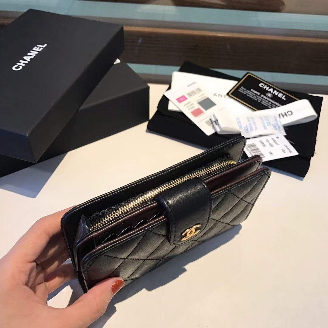 CHANEL ブラック キルティング 二つ折り財布# - メルカリ