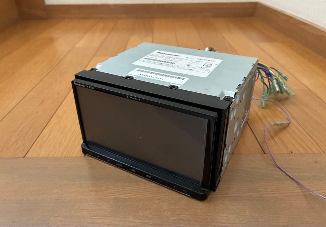 Panasonic ストラーダCN-RE04D カーナビ